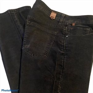 Men’s Well Wörn Brand Straight Leg Corduroys